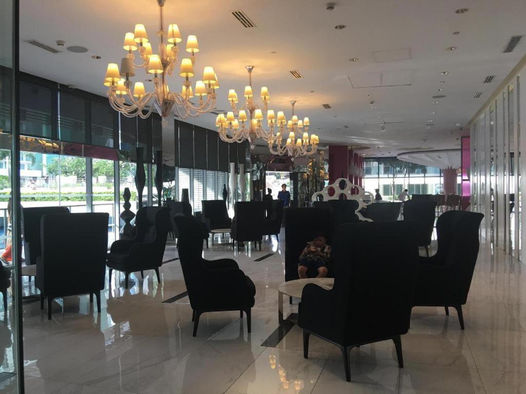 Manila Urban Resort At Azure 외부 사진
