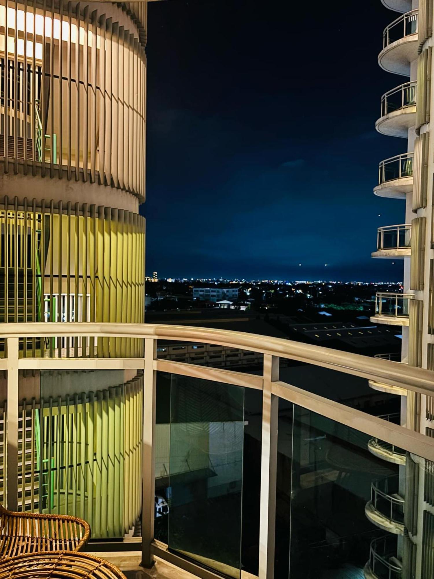 Manila Urban Resort At Azure 외부 사진